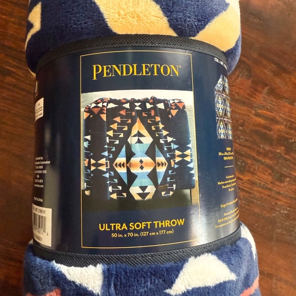 NWT Pendleton Big Thunder Navy Aztec Southwestern Geometric Fleece Throw Blanket - Picture 4 of 10